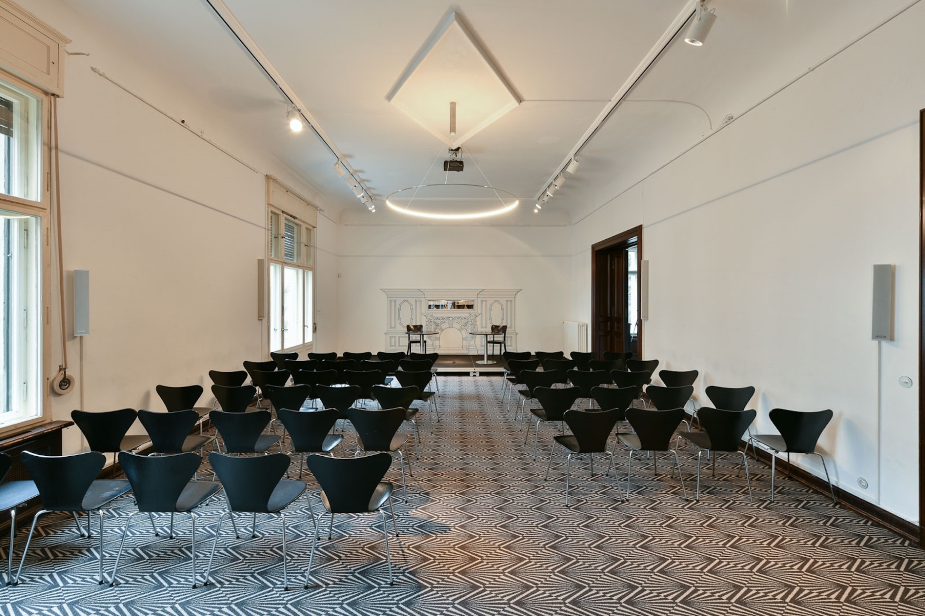 Großer Saal mit Bestuhlung
